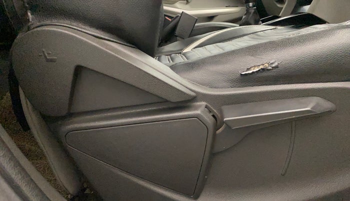 2016 Ford Ecosport TREND+ 1.5L DIESEL, Diesel, Manual, 1,12,680 km, Driver Side Adjustment Panel