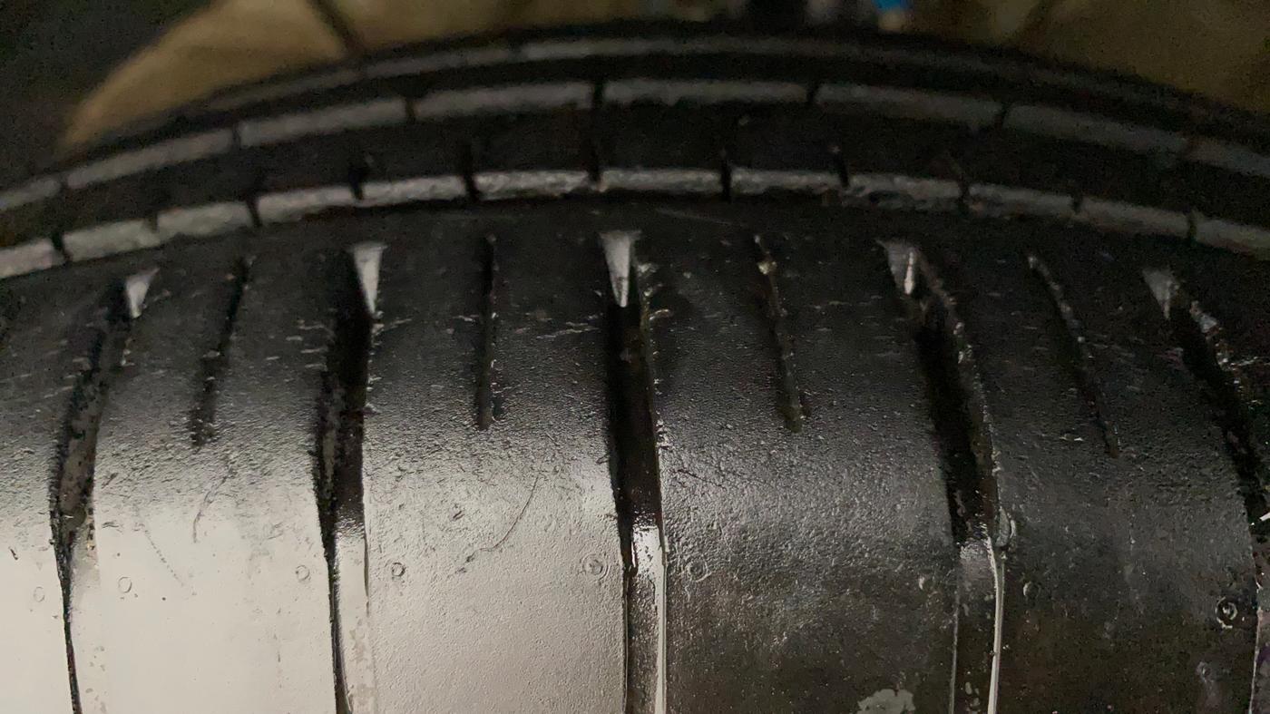 2021 Maruti Swift ZXI PLUS AMT, Petrol, Automatic, 17,640 km, Left Front Tyre Tread