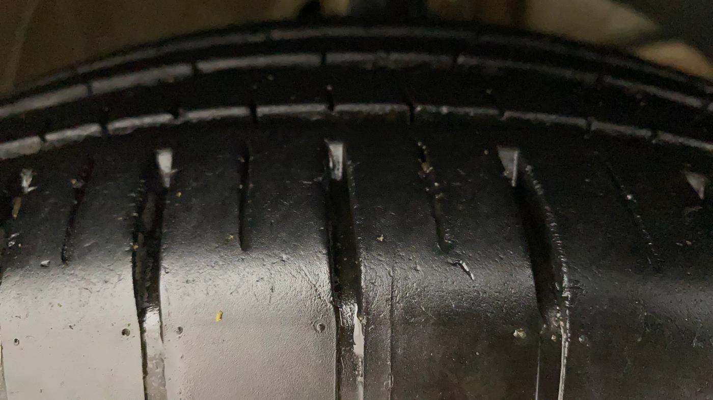 2021 Maruti Swift ZXI PLUS AMT, Petrol, Automatic, 17,640 km, Right Front Tyre Tread