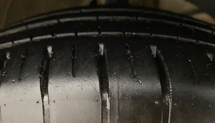 2021 Maruti Swift ZXI PLUS AMT, Petrol, Automatic, 17,640 km, Right Front Tyre Tread