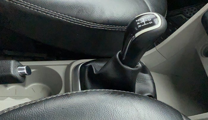 2016 Tata Tiago XZ PETROL, Petrol, Manual, 42,840 km, Gear Lever
