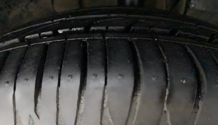 2016 Tata Tiago XZ PETROL, Petrol, Manual, 42,840 km, Right Front Tyre Tread