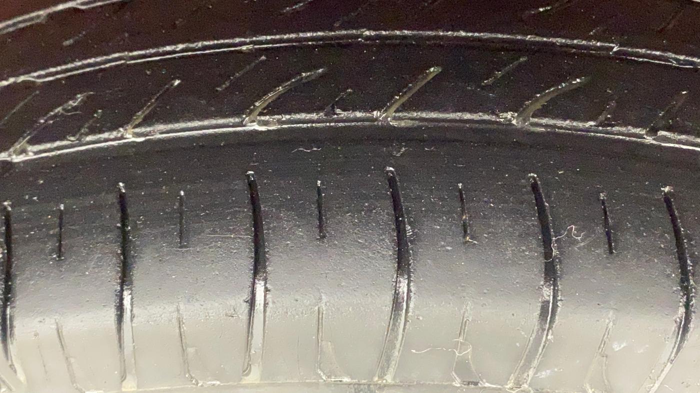 2015 Datsun Go T, Petrol, Manual, 73,582 km, Right Front Tyre Tread