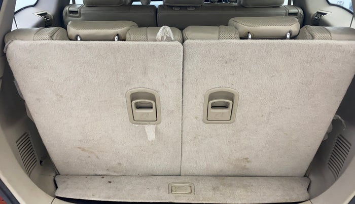 2016 Mahindra XUV500 W8, Diesel, Manual, 1,02,915 km, Boot Inside