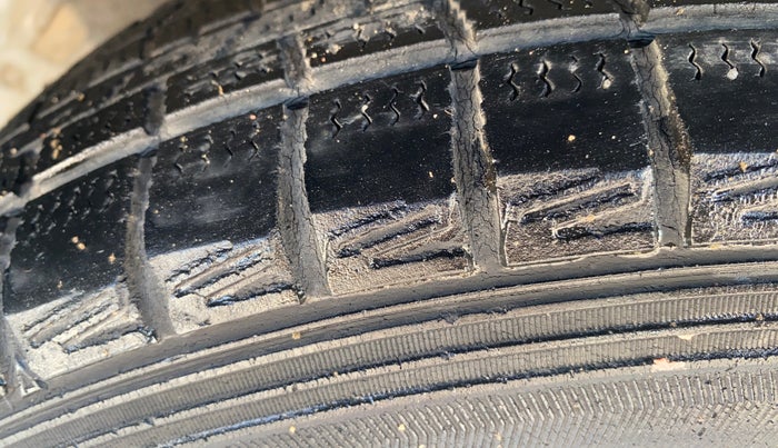 2013 Hyundai i10 ERA 1.1, Petrol, Manual, 65,539 km, Right Rear Tyre Tread