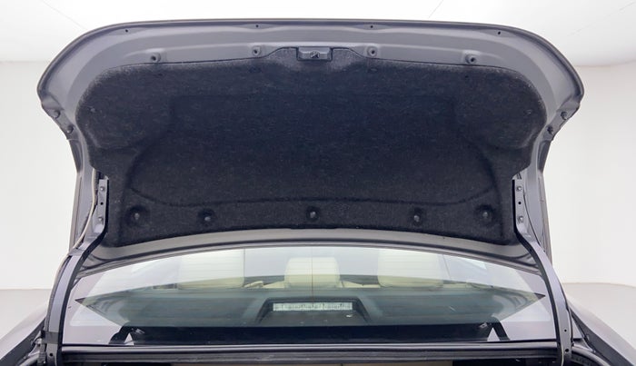 2016 Toyota Corolla Altis G AT, Petrol, Automatic, 36,622 km, Boot Door Open