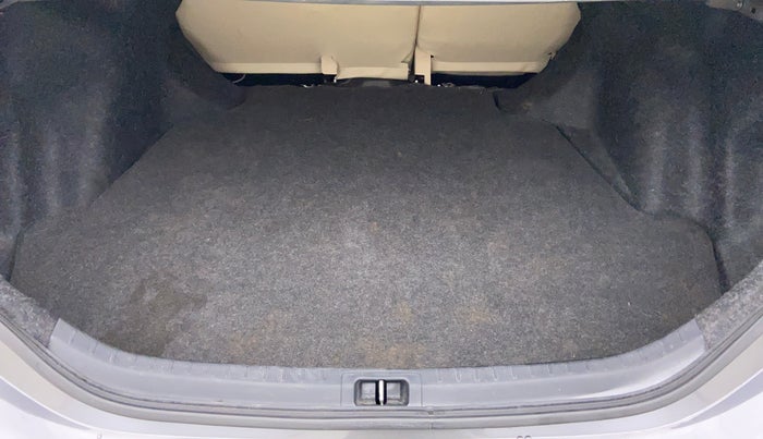 2016 Toyota Corolla Altis G AT, Petrol, Automatic, 36,622 km, Boot Inside