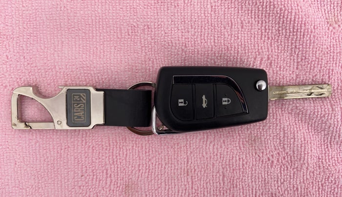 2016 Toyota Corolla Altis G AT, Petrol, Automatic, 36,622 km, Key Close Up