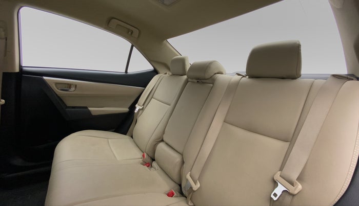 2016 Toyota Corolla Altis G AT, Petrol, Automatic, 36,622 km, Right Side Rear Door Cabin