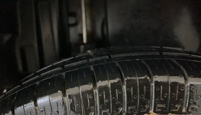2014 Maruti Swift Dzire VXI, Petrol, Manual, 54,963 km, Right Rear Tyre Tread