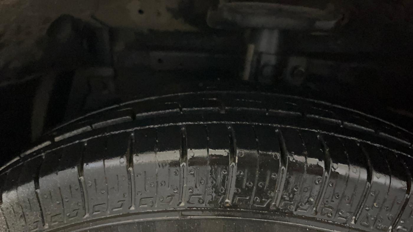 2014 Maruti Swift Dzire VXI, Petrol, Manual, 55,036 km, Left Front Tyre Tread