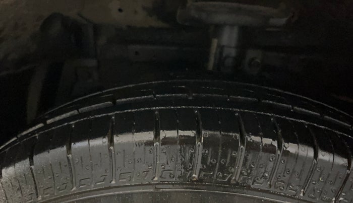2014 Maruti Swift Dzire VXI, Petrol, Manual, 54,963 km, Left Front Tyre Tread
