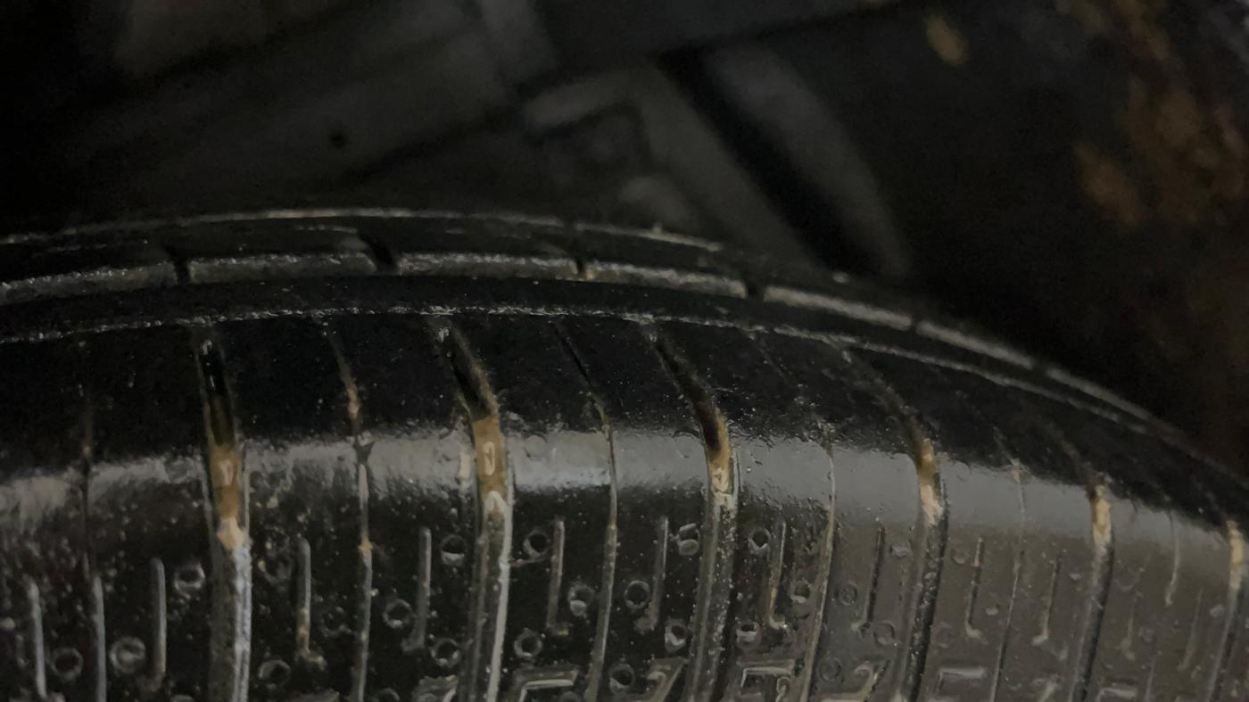 2014 Maruti Swift Dzire VXI, Petrol, Manual, 55,036 km, Right Front Tyre Tread