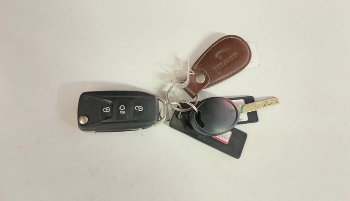 2022 Tata Tiago XZA PLUS PETROL, Petrol, Automatic, 49,529 km, Key Close Up