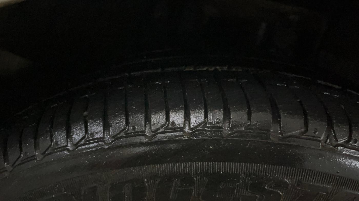 2022 Tata Tiago XZA PLUS PETROL, Petrol, Automatic, 49,582 km, Right Front Tyre Tread