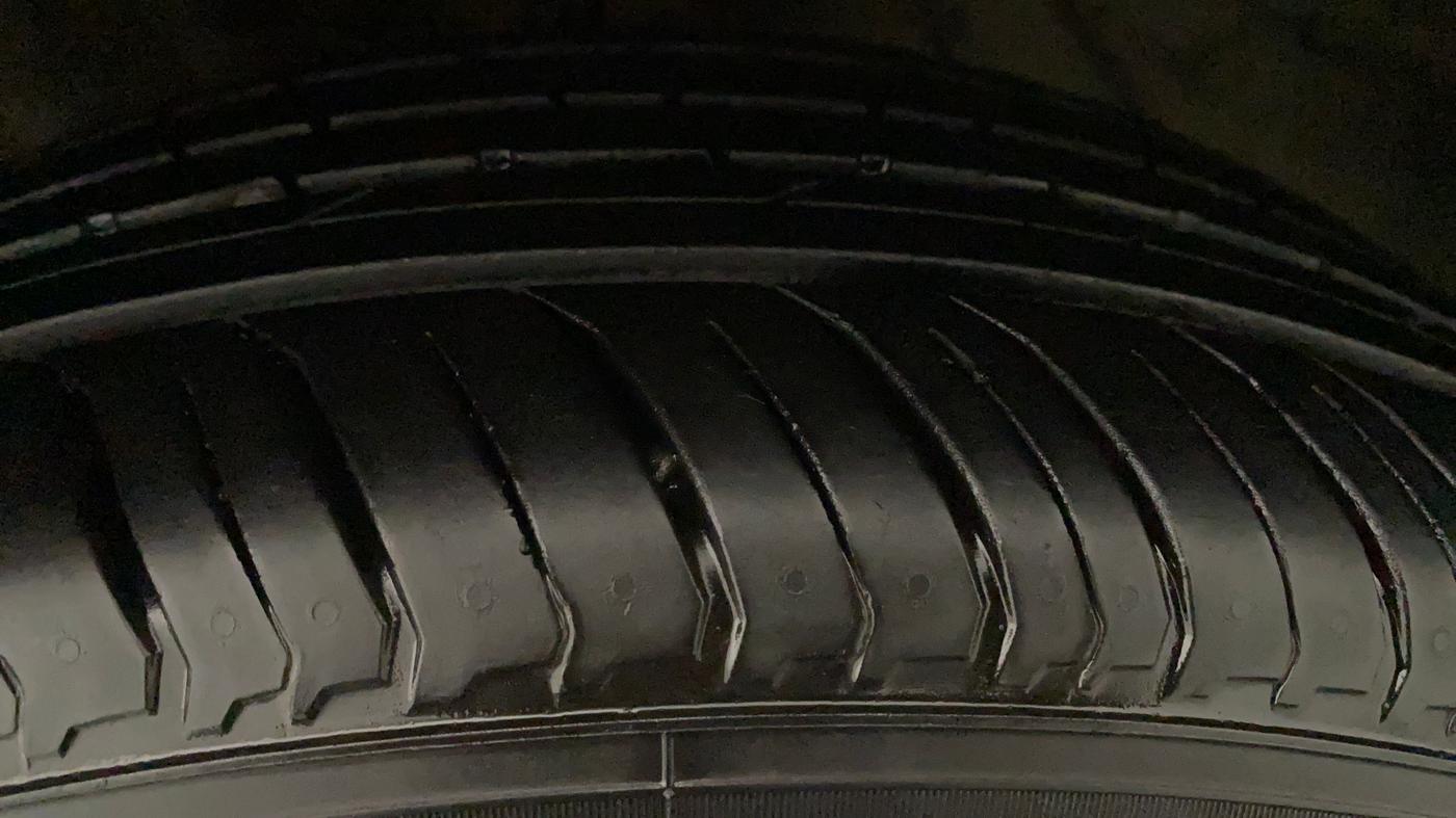 2018 Tata NEXON XM PETROL, Petrol, Manual, 39,594 km, Left Front Tyre Tread