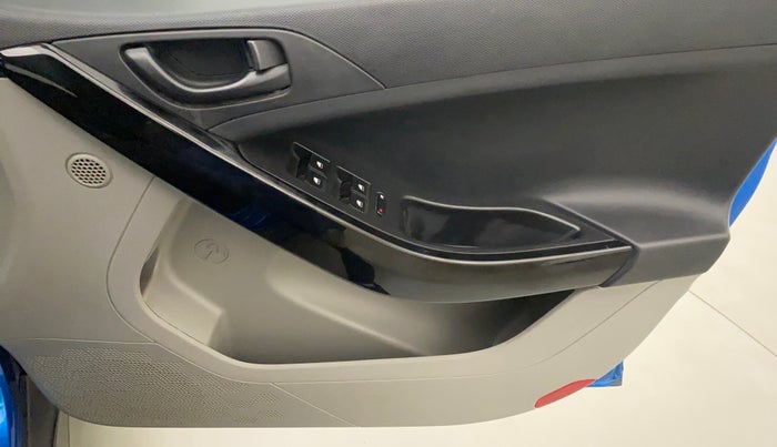 2018 Tata NEXON XM PETROL, Petrol, Manual, 39,594 km, Driver Side Door Panels Control