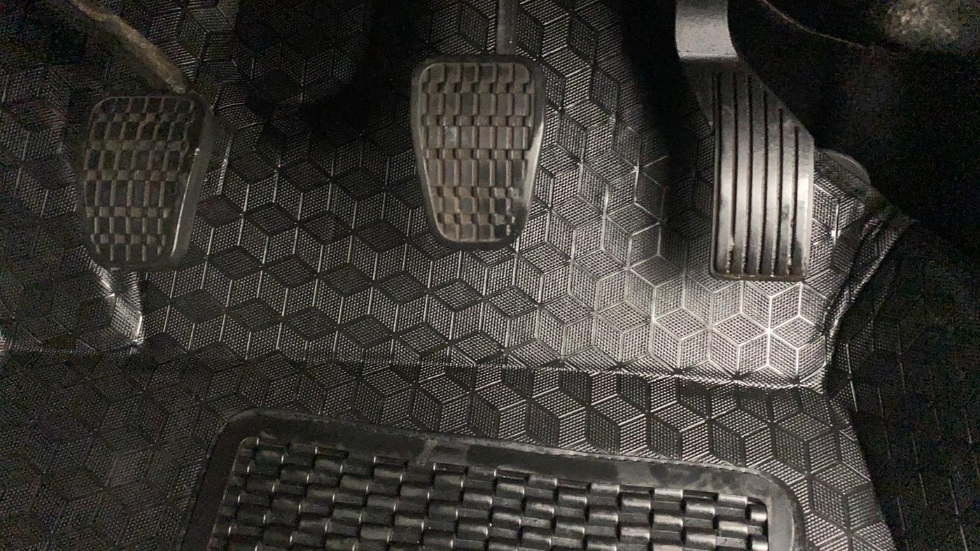 2018 Tata NEXON XM PETROL, Petrol, Manual, 39,594 km, Pedals