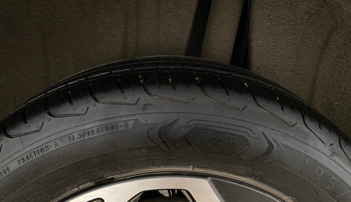 2023 Maruti FRONX ALPHA 1.0L TURBO 6 AT, Petrol, Automatic, 28,983 km, Left Rear Tyre Tread