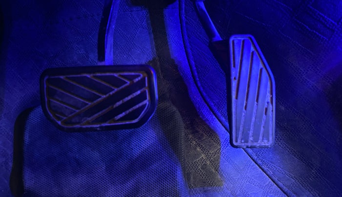 2023 Maruti FRONX ALPHA 1.0L TURBO 6 AT, Petrol, Automatic, 28,983 km, Pedals