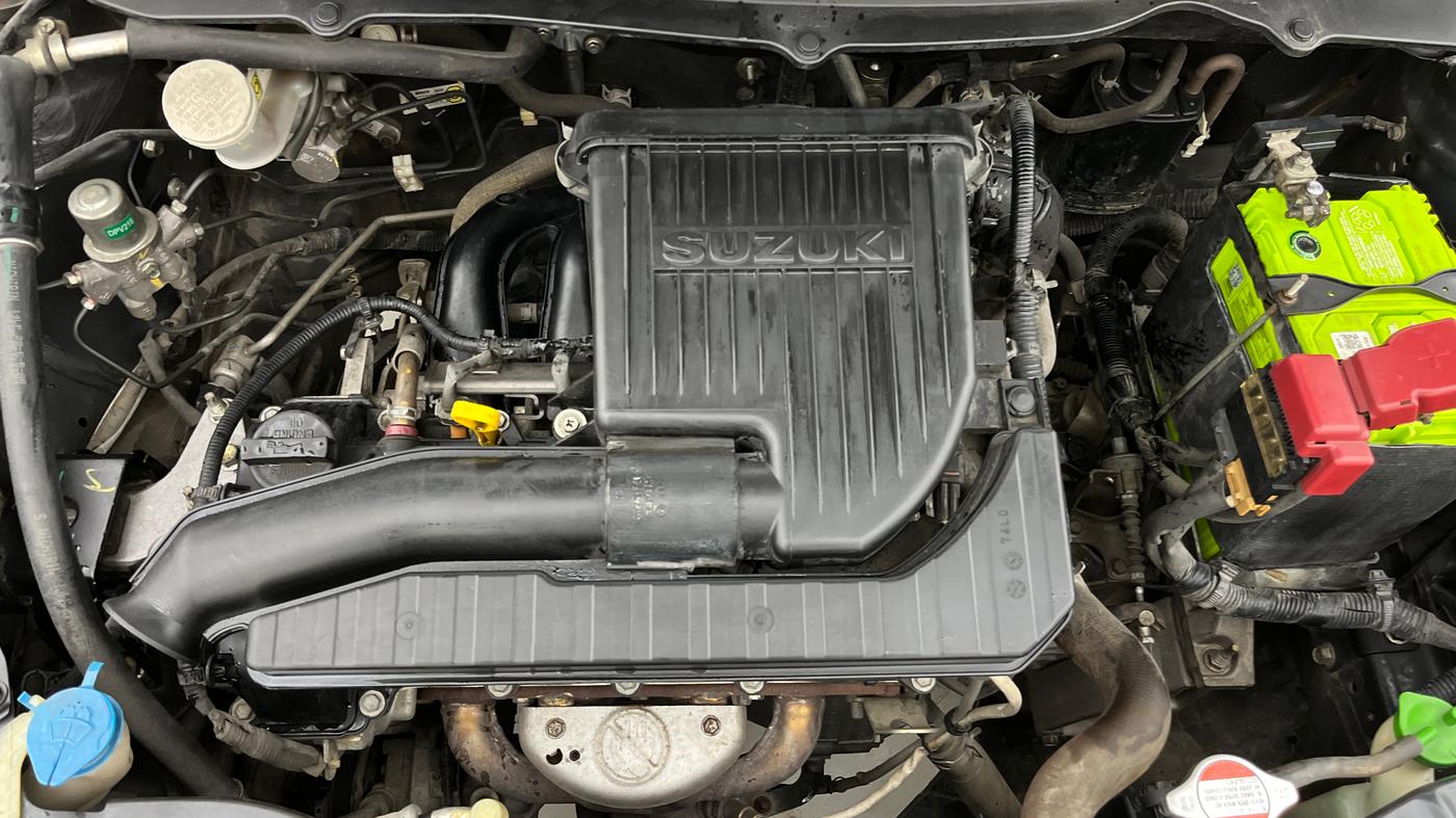 2015 Maruti Swift VXI, Petrol, Manual, 57,277 km, Engine View