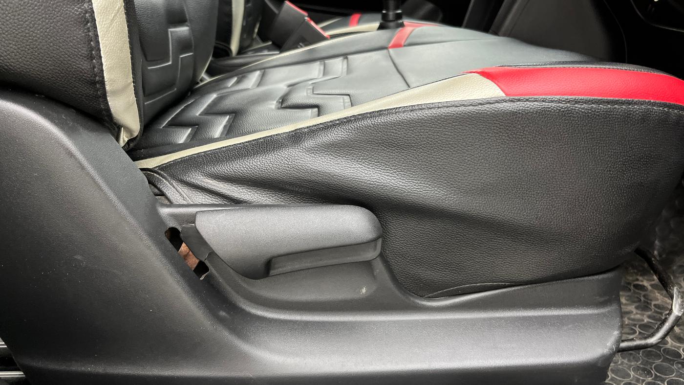 2015 Maruti Swift VXI, Petrol, Manual, 57,277 km, Driver Side Adjustment Panel