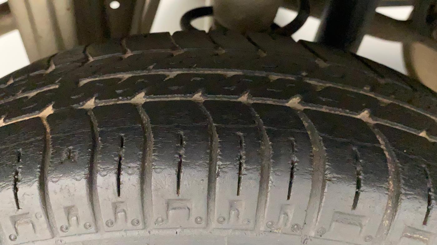 2015 Maruti Alto 800 LXI, Petrol, Manual, 39,213 km, Right Rear Tyre Tread