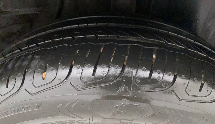 2023 Tata ALTROZ XT PETROL, Petrol, Manual, 6,469 km, Left Rear Tyre Tread