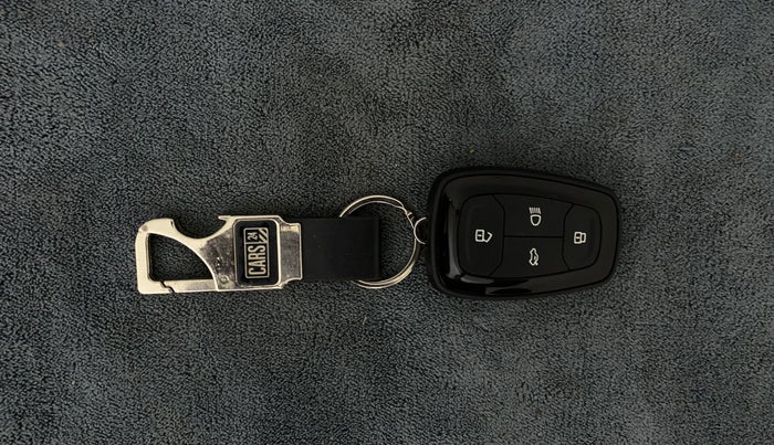 2023 Tata ALTROZ XT PETROL, Petrol, Manual, 6,469 km, Key Close Up