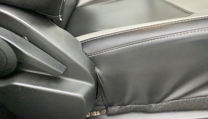 2023 Tata ALTROZ XT PETROL, Petrol, Manual, 6,469 km, Driver Side Adjustment Panel