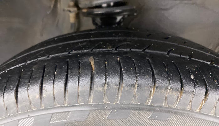 2013 Maruti Alto 800 LXI, Petrol, Manual, 65,610 km, Right Front Tyre Tread