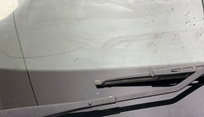 2020 Renault TRIBER RXL MT, Petrol, Manual, 47,459 km, Front windshield - Minor spot on windshield
