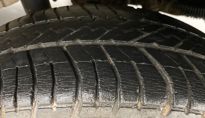 2010 Hyundai Santro Xing GLS, Petrol, Manual, 14,298 km, Left Rear Tyre Tread