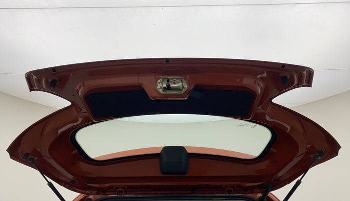 2017 Mahindra Kuv100 K4 PLUS 6 STR, Petrol, Manual, 48,517 km, Boot Door Open