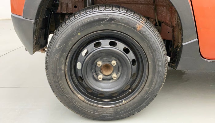 2017 Mahindra Kuv100 K4 PLUS 6 STR, Petrol, Manual, 48,517 km, Right Rear Wheel