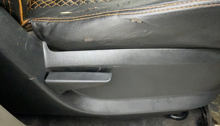 2017 Mahindra Kuv100 K4 PLUS 6 STR, Petrol, Manual, 48,517 km, Driver Side Adjustment Panel