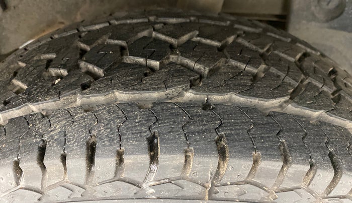 2017 Renault Duster RXS 85 PS, Diesel, Manual, 58,339 km, Left Rear Tyre Tread