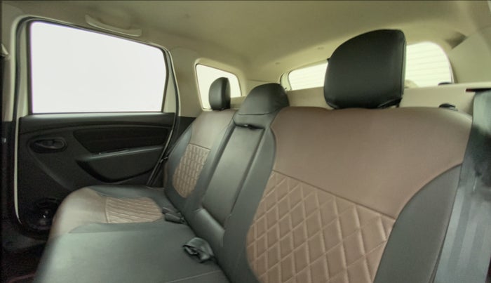 2017 Renault Duster RXS 85 PS, Diesel, Manual, 58,339 km, Right Side Rear Door Cabin