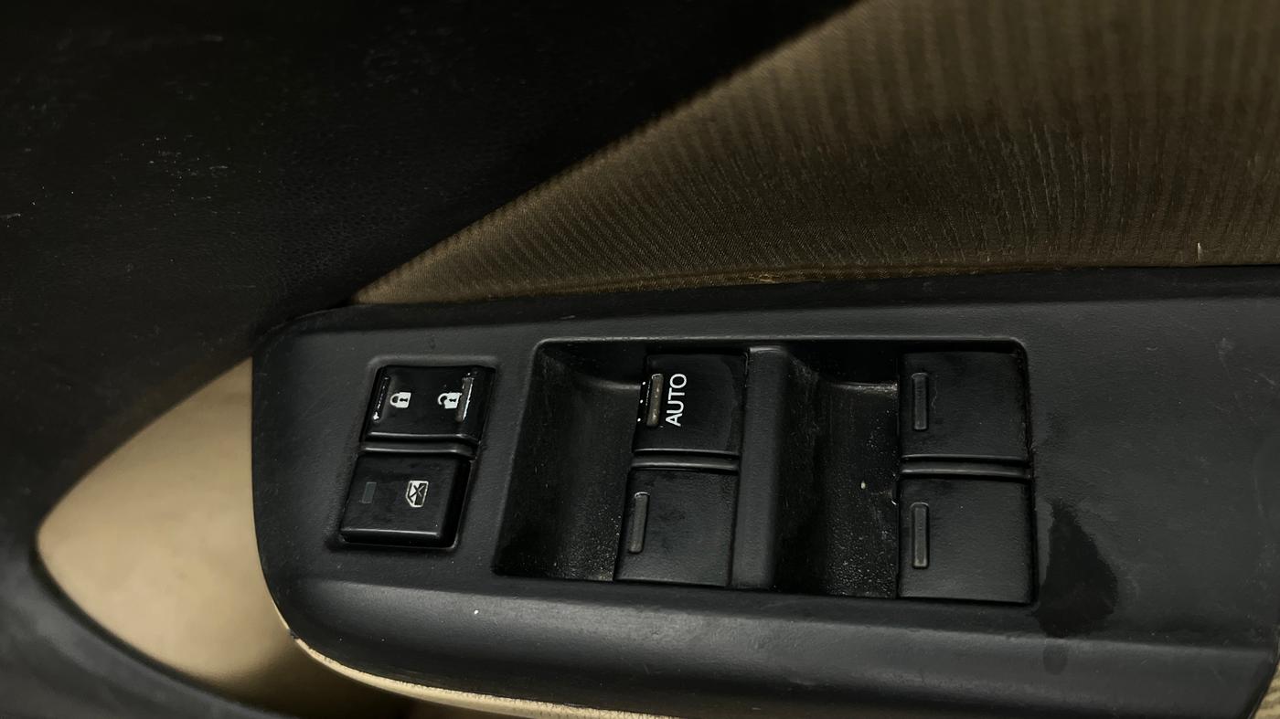 2015 Honda City 1.5L I-VTEC SV CVT, Petrol, Automatic, 72,000 km, Driver Side Door Panels Control