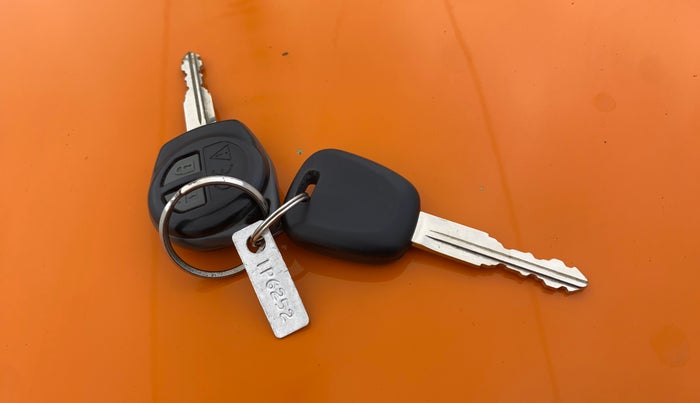 2020 Maruti S PRESSO VXI PLUS AMT, Petrol, Automatic, 35,808 km, Key Close Up