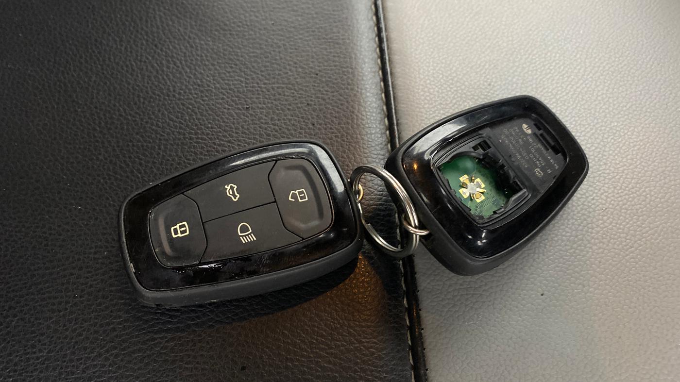 2022 Tata ALTROZ XT PETROL, Petrol, Manual, 43,240 km, Key Close Up