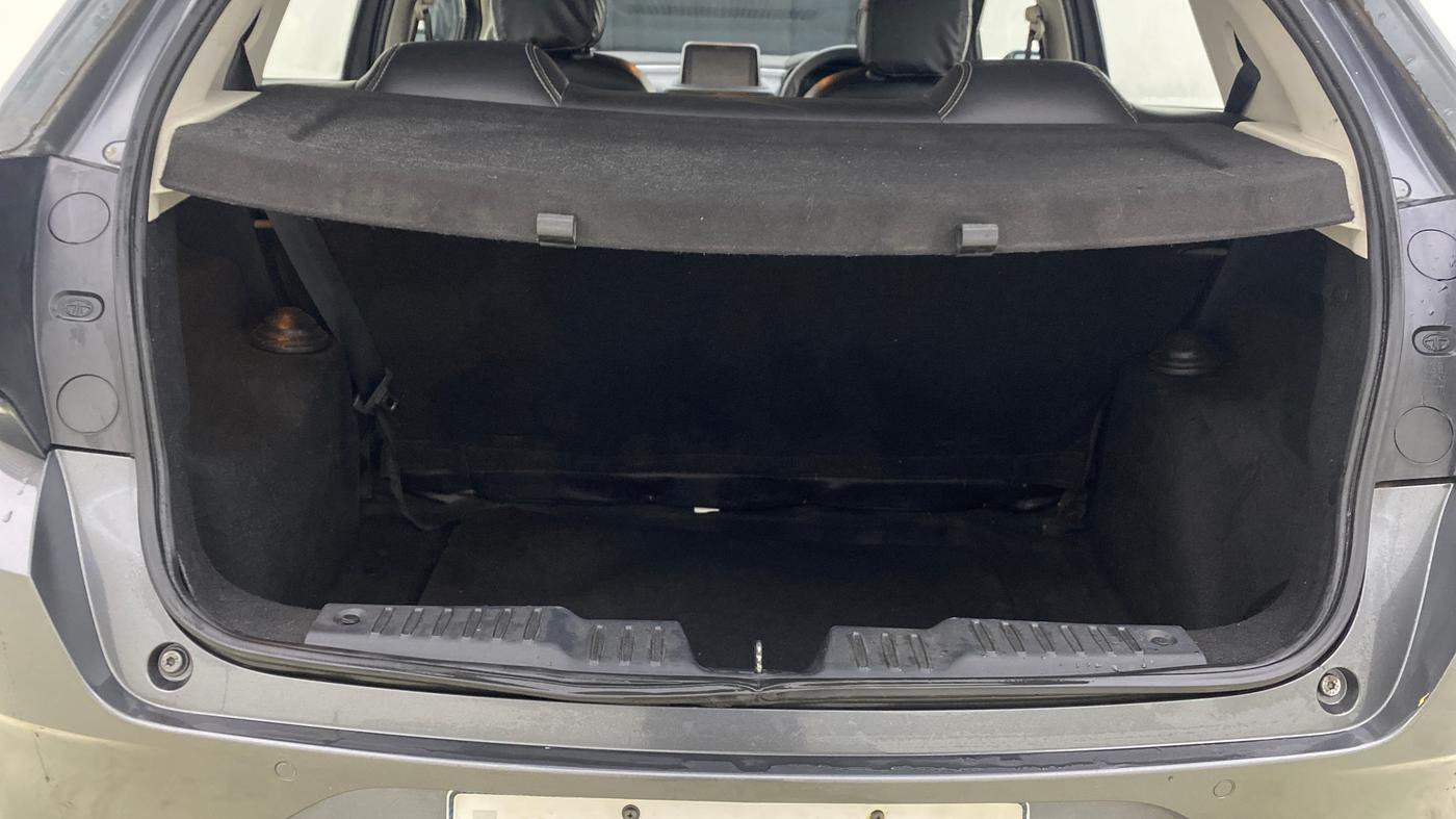 2022 Tata ALTROZ XT PETROL, Petrol, Manual, 43,240 km, Boot Inside