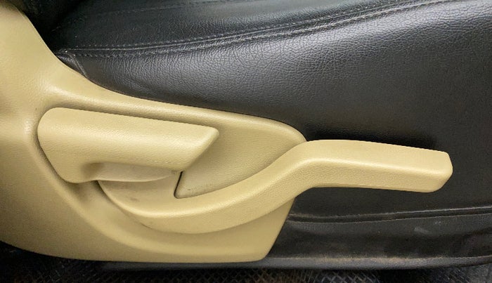 2014 Honda Brio S MT, Petrol, Manual, 63,090 km, Driver Side Adjustment Panel