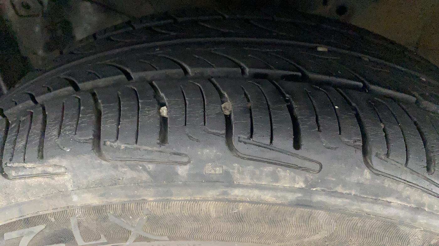 2014 Honda Brio S MT, Petrol, Manual, 63,090 km, Left Front Tyre Tread