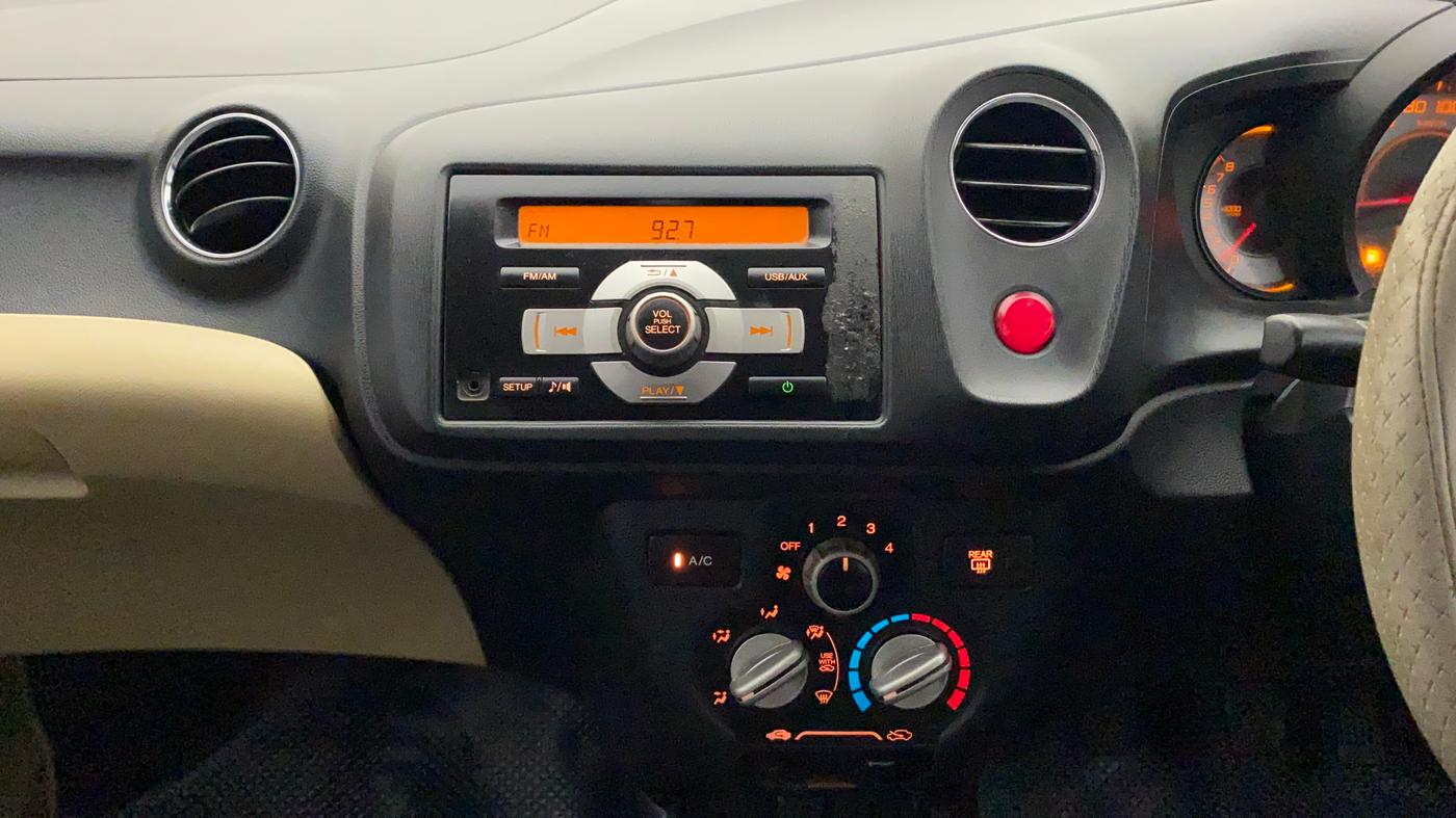 2014 Honda Brio S MT, Petrol, Manual, 63,090 km, Air Conditioner
