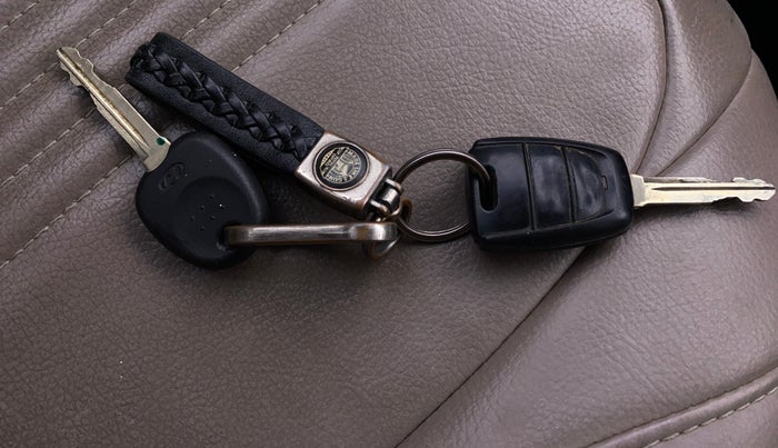 2019 Hyundai Grand i10 MAGNA 1.2 KAPPA VTVT, Petrol, Manual, 32,266 km, Key Close Up