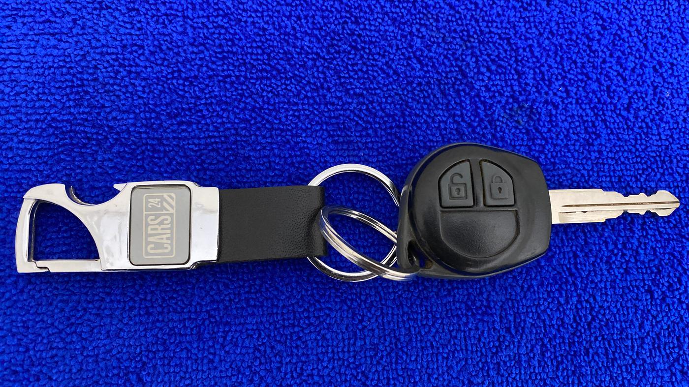 2021 Maruti Swift Dzire TOUR S-CNG, CNG, Manual, 28,785 km, Key Close Up