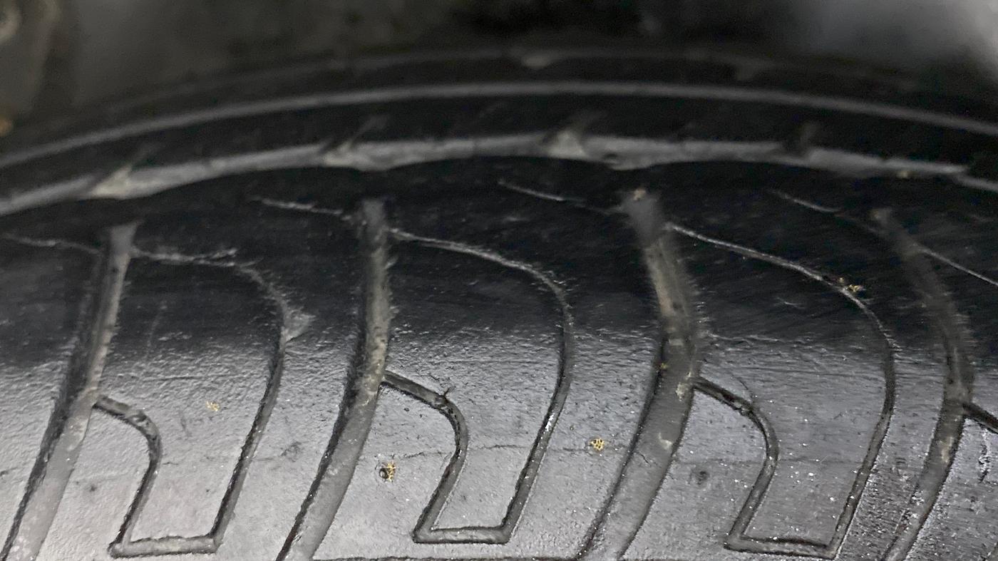 2021 Maruti Swift Dzire TOUR S-CNG, CNG, Manual, 28,785 km, Left Rear Tyre Tread