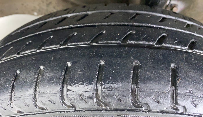 2017 Maruti Wagon R 1.0 VXI, Petrol, Manual, 17,304 km, Left Front Tyre Tread