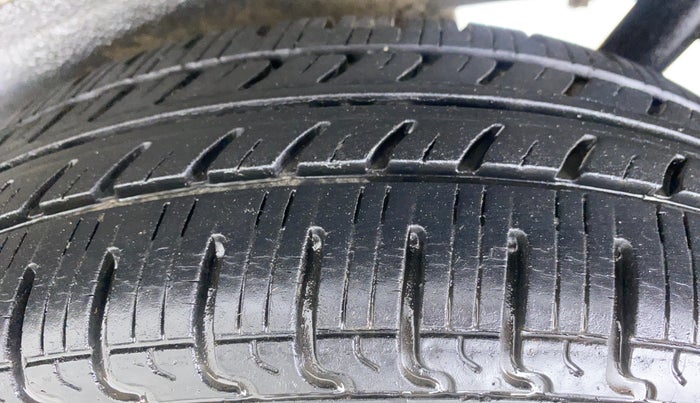 2017 Maruti Wagon R 1.0 VXI, Petrol, Manual, 17,304 km, Left Rear Tyre Tread